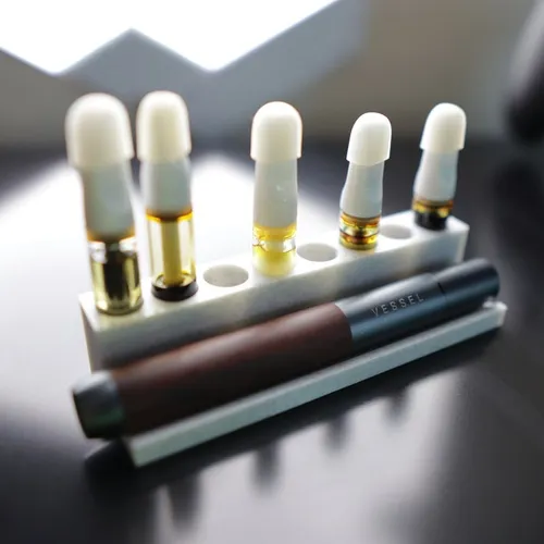 Vapes and Cartridges